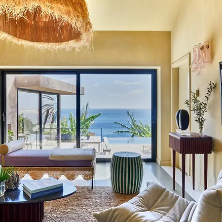 Casa vacanze Pirate House Sea Front Private Pool Garden